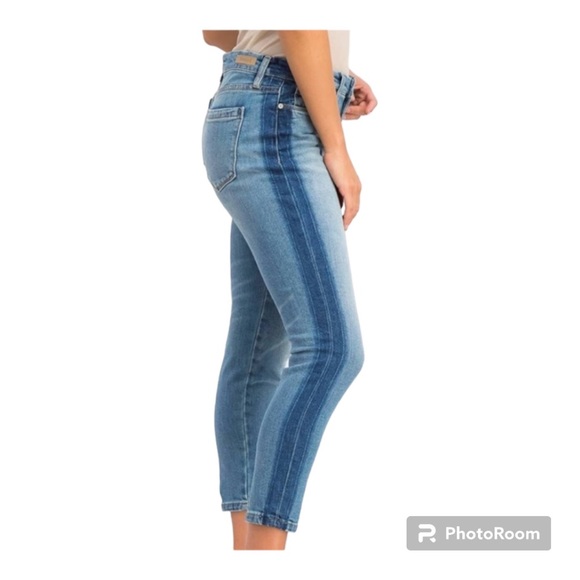 Blank NYC Two Tone Light Blue Wash Crop Mid-rise Jeans. Sz. 27 - Picture 2 of 13